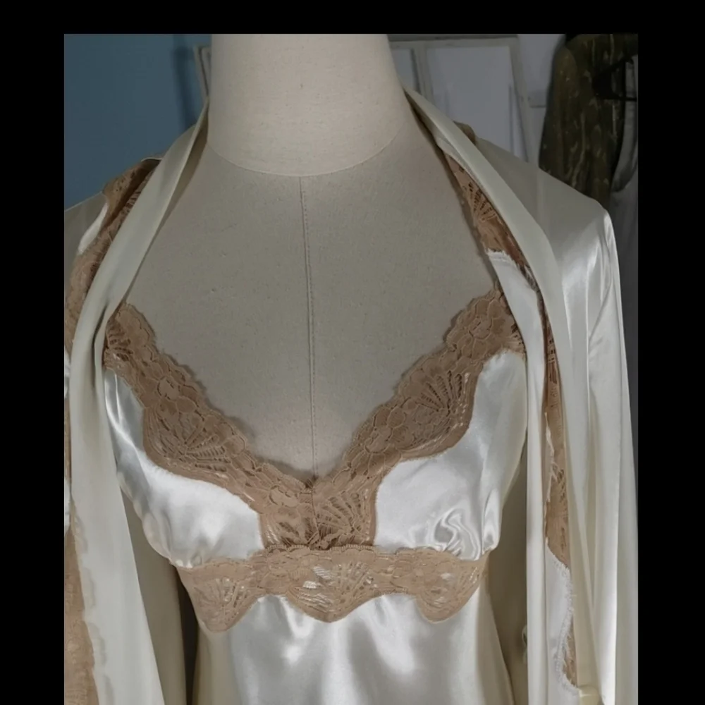 Satin White 2 Piece Peignoir Set M/L Robe Gown Lace Bridal Honeymoon Cocquette - Picture 12 of 14